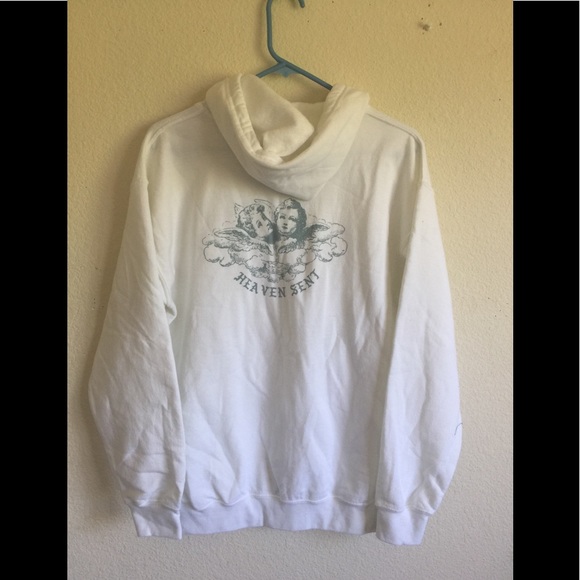Brandy Melville hunter heaven sent hoodie - Picture 3 of 3